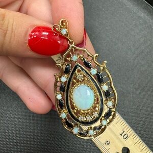 Antique lavish Victorian style 14K gold opal pendant brooch